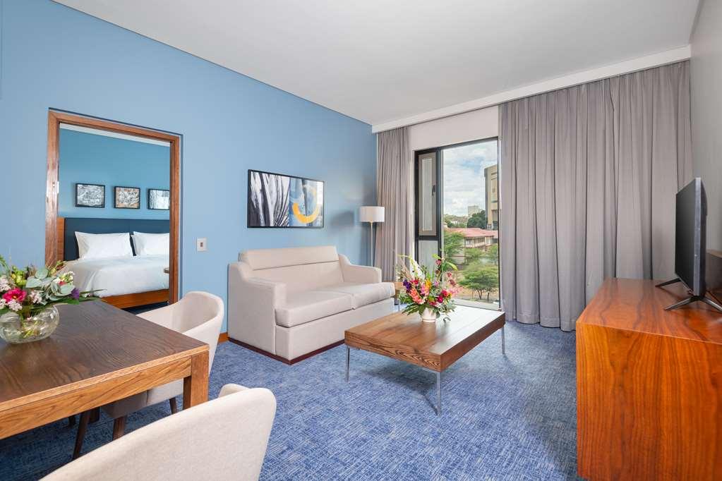 Hilton Garden Inn Виндхук Номер фото