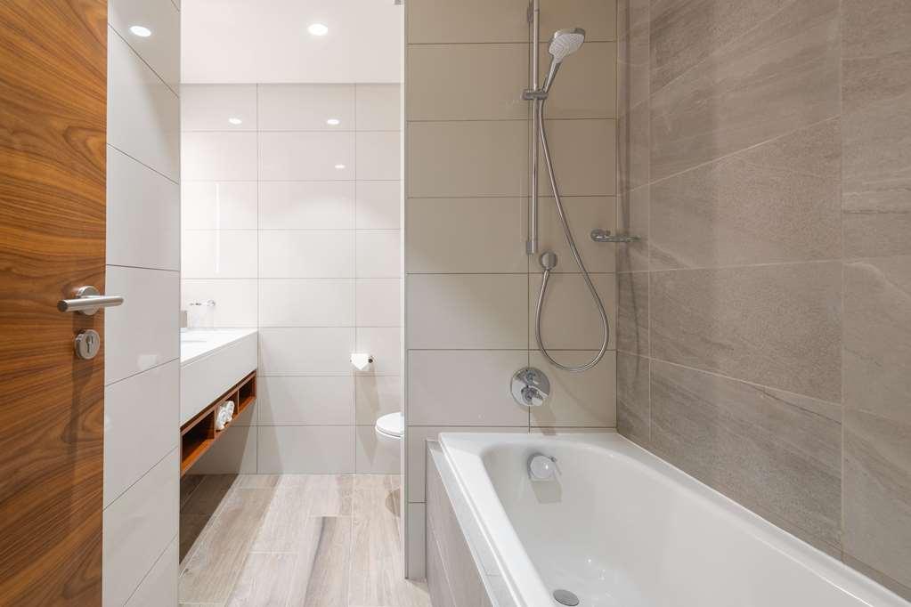 Hilton Garden Inn Виндхук Номер фото